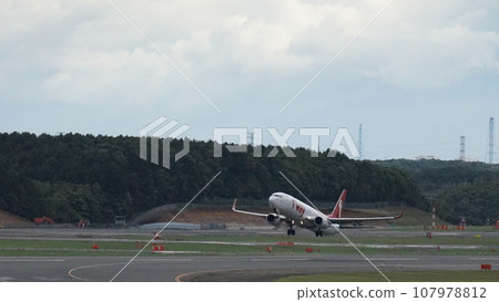 airplane  107978812