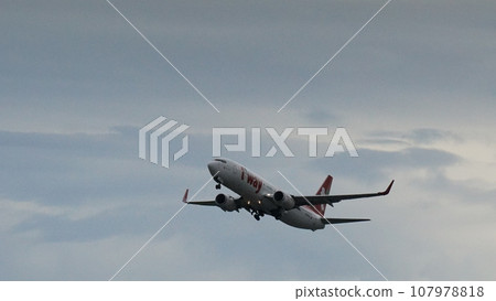 airplane airplane 107978818