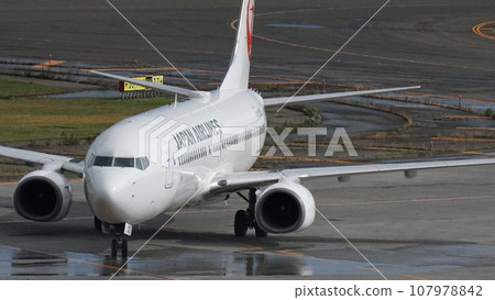 airplane airplane 107978842