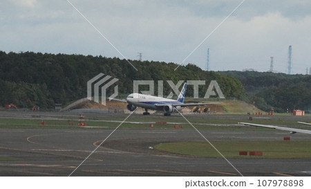 airplane airplane 107978898