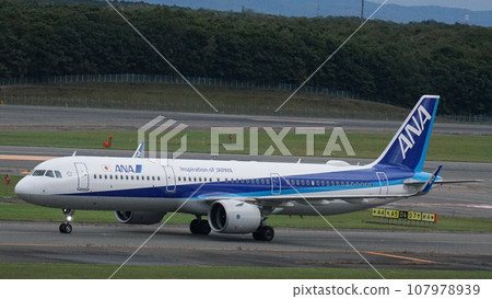 airplane airplane 107978939