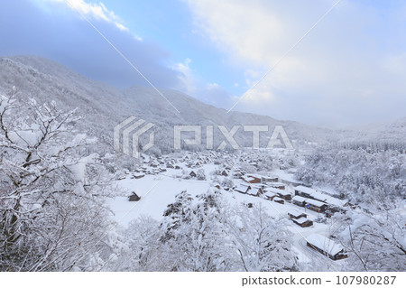 岐阜縣_世界遺產白川鄉的大雪景象 107980287