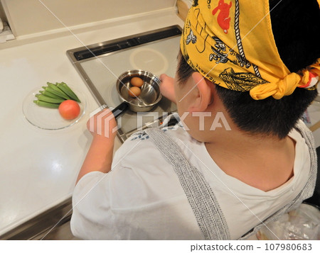 男孩做飯 107980683