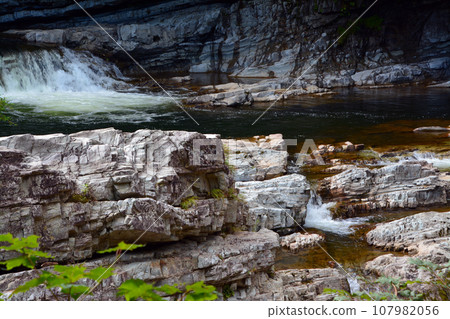 Sandan Falls, a special scenic spot in Ashibetsu City, Hokkaido 107982056