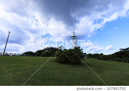 從三浦半島的城島眺望海天 從三浦半島的城島眺望海天 107983792