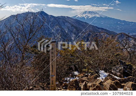 Mitsutoge and Mt. Fuji seen from Honshagamaru in winter 107984028
