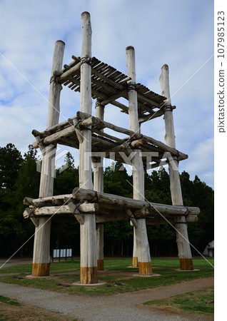 三內丸山遺跡六柱 107985123