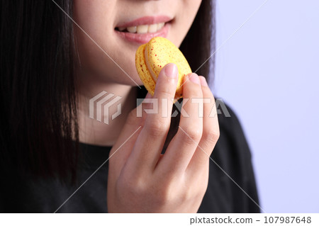 Macaroons Sweet Dessert Macaroons Sweet Dessert 107987648