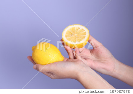 Hand with Fruit Hand with Fruit 107987978