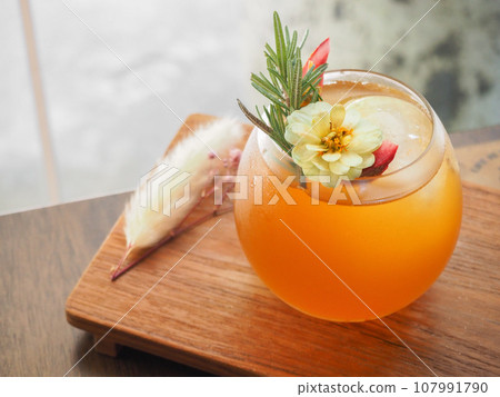 stylish black tea 107991790