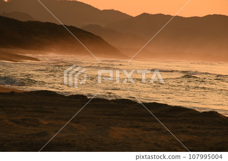 ocean of sunset 107995004