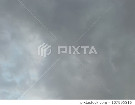 sky covered with clouds 107995516