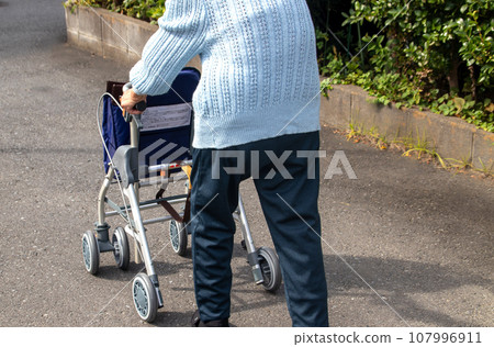 Stroll in a silver car Stroll in a silver car 107996911