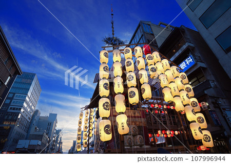 祗園祭前夕山的箱屋法子 107996944