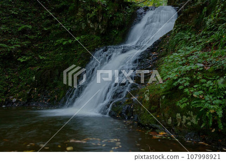 Utsugawa Yotsukura Falls Utsugawa Yotsukura Falls 107998921