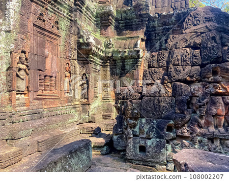 Ta Som, Tasaom, a small Buddhist temple in Angkor, Cambodia 108002207