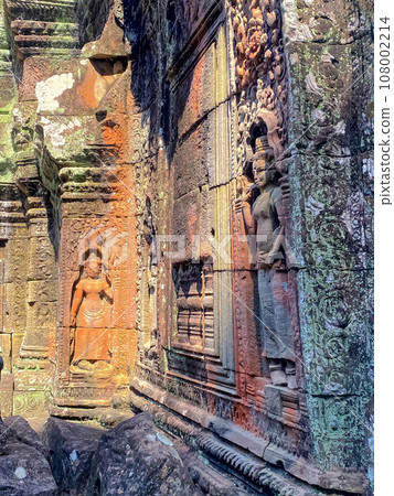 Ta Som, Tasaom, a small Buddhist temple in Angkor, Cambodia 108002214