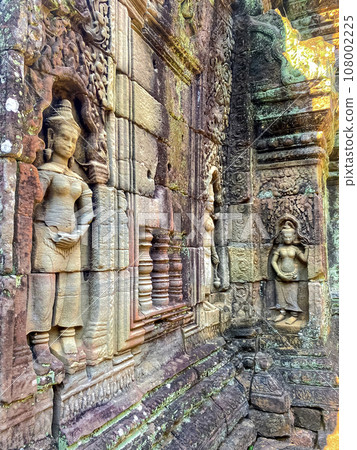 Ta Som, Tasaom, a small Buddhist temple in Angkor, Cambodia 108002225