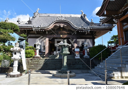 德島陽光明媚的早晨的伊戶寺 108007646