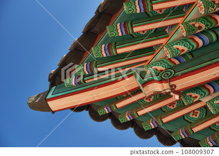 Old Korean architecture of Deoksugung royal palace of Joseon dynasty in Seoul South Korea Old Korean architecture of Deoksugung royal palace of Joseon dynasty in Seoul South Korea 108009307