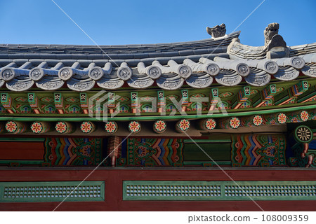 Old Korean architecture of Deoksugung royal palace of Joseon dynasty in Seoul South Korea 108009359