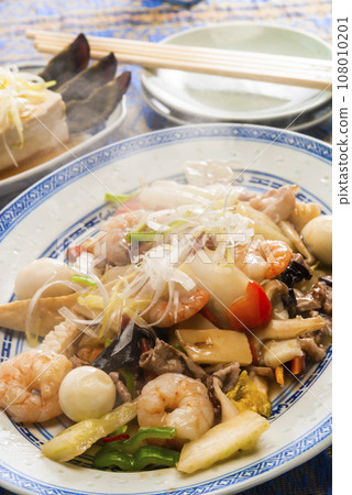 Eight treasure Chinese food 108010201