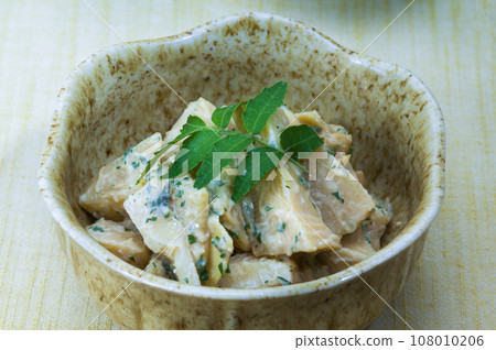 Bamboo shoots with buds 108010206