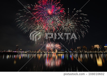 Dadaocheng fireworks show 108010602