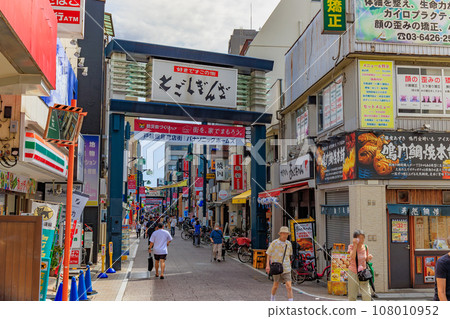Tokyo, Shinagawa Ward, Togoshi Ginza Shopping District Tokyo, Shinagawa Ward, Togoshi Ginza Shopping District 108010952