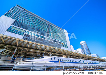 Japan's Yokohama cityscape Towards the future/National average/Decreasing for 5 consecutive weeks↓...Shin-Yokohama Station and the Shinkansen, etc....To the glorious era... 108012402