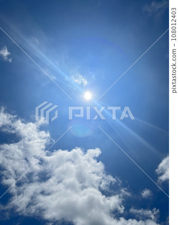 Sunlight and sky  108012403