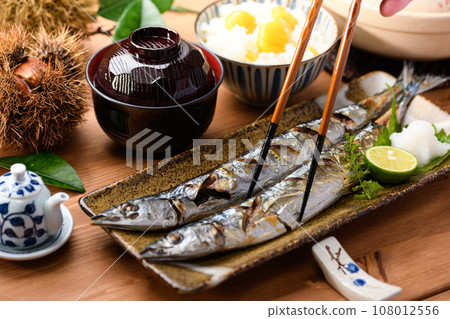 Japanese food Autumn table Sanma grilled with salt and chestnut rice cooked in a clay pot Miso soup Pacific saury Grilled fish Swordfish Japanese food Japanese food Autumn table Sanma grilled with salt and chestnut rice cooked in a clay pot Miso soup Pacific saury Grilled fish Swordfish Japanese food 108012556