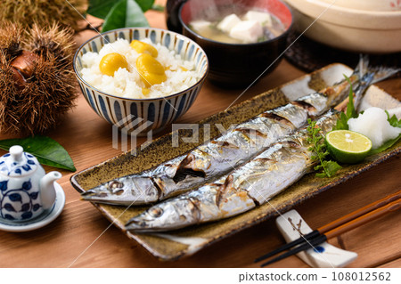 Japanese food Autumn table Sanma grilled with salt and chestnut rice cooked in a clay pot Miso soup Pacific saury Grilled fish Swordfish Japanese food Japanese food Autumn table Sanma grilled with salt and chestnut rice cooked in a clay pot Miso soup Pacific saury Grilled fish Swordfish Japanese food 108012562