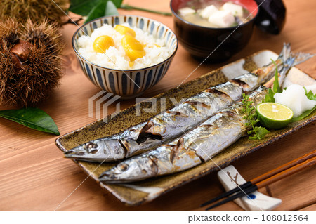 Japanese food Autumn table Sanma grilled with salt and chestnut rice cooked in a clay pot Miso soup Pacific saury Grilled fish Swordfish Japanese food 108012564
