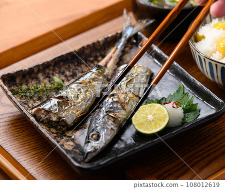 Japanese food Autumn table Sanma grilled with salt Served with kabosu and grated daikon Sanma Sanma Grilled fish Sanma Japanese cuisine Japanese food Autumn table Sanma grilled with salt Served with kabosu and grated daikon Sanma Sanma Grilled fish Sanma Japanese cuisine 108012619