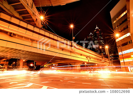 Night view of Tokyo Metropolitan Expressway Nishi-Shinjuku Junction 108012698