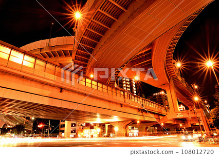 Night view of Tokyo Metropolitan Expressway Nishi-Shinjuku Junction Night view of Tokyo Metropolitan Expressway Nishi-Shinjuku Junction 108012720