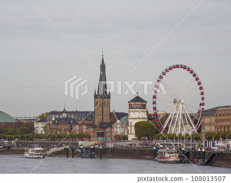 the city of Dusseldorf at the rhine river 108013507
