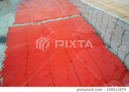 pool floor 108013874