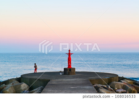 小田原美幸海灘的黃昏景色 108016533