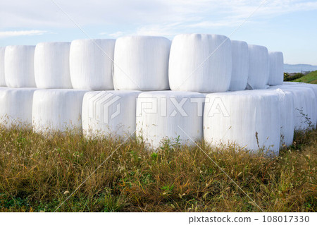 stacked roll bale wrap silo stacked roll bale wrap silo 108017330