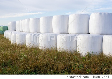 stacked roll bale wrap silo stacked roll bale wrap silo 108017331