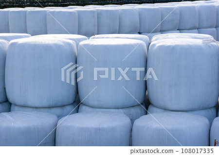 stacked roll bale wrap silo stacked roll bale wrap silo 108017335