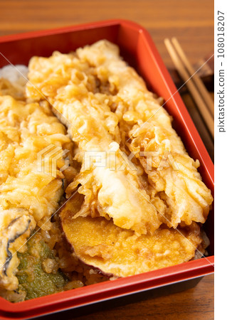 Delicious conger eel tempura bento Delicious conger eel tempura bento 108018207