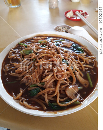 Hokkien Mee (Malaysian noodle dish, Fujian noodles) Hokkien Mee (Malaysian noodle dish, Fujian noodles) 108021454