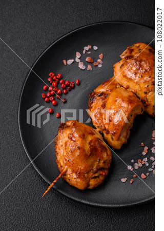 Delicious fresh chicken kebab with salt, spices and herbs 108022017