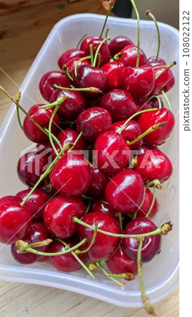 Cherries in the box Cherries in the box 108022122