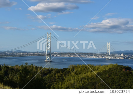 從兵庫縣橋景山看到的明石海峽大橋 從兵庫縣橋景山看到的明石海峽大橋 108023734