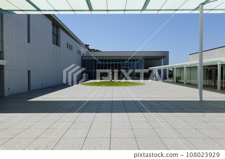 神奈川縣立近代美術館葉山館 108023929