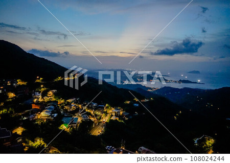 台灣九份老街山海景觀夕陽晚霞 108024244